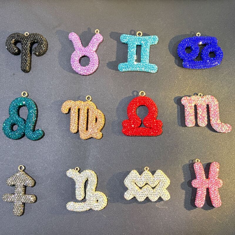 Creative Sparkling Diamond-Encrusted Twelve Zodiac Sign Pendant Keychain Accessories for Couples, Simple and High-End Car Hanging Decoration, Creative Gift