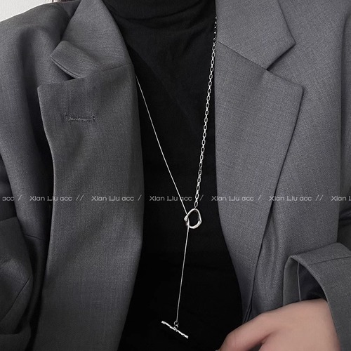 Titanium steel splicing ot buckle autumn and winter necklace women's new clavicle chain light luxury niche sweater chain