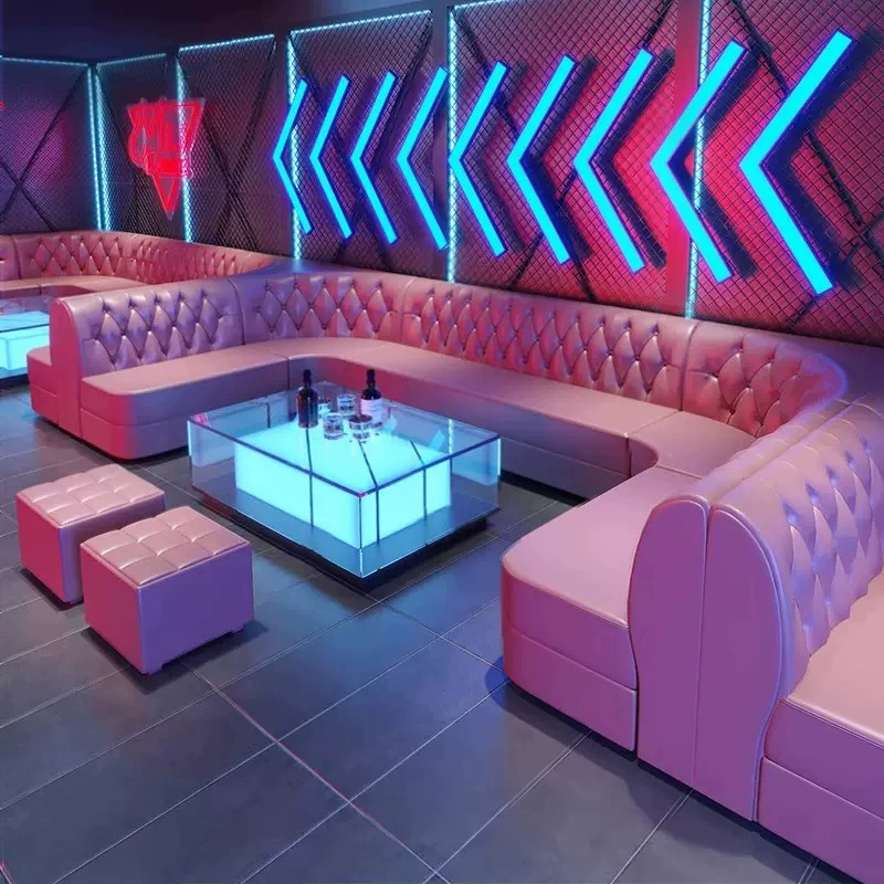 Элитный комплект мебели для караоке-бара, ночного клуба или частной комнаты: угловой диван в форме буквы U и журнальный столик.