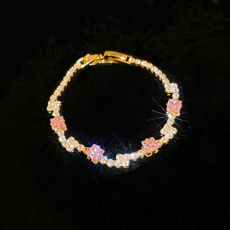 Zircon garra cuadrada pulsera de diamantes luz estilo de lujo nicho elegante pulsera dulce estilo coreano de moda de alta calidad pulsera del todo-fósforo
