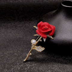 New red rose brooch, high-end diamond-encrusted corsage, Korean style anti-exposure pin, clothing accessories wholesale