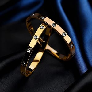 新款钛钢手镯轻奢镶钻质感不掉色手环时尚简约不锈钢气质手饰批发