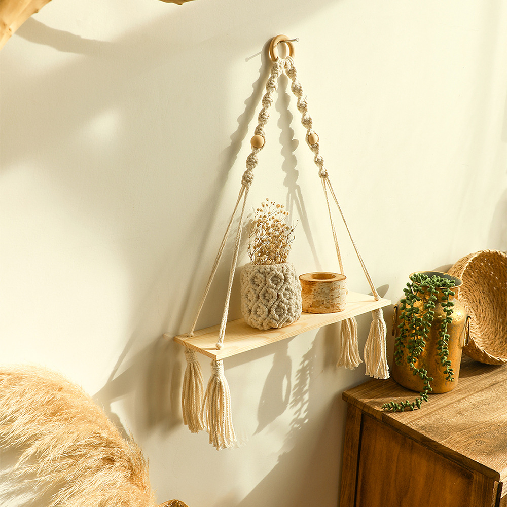 Soporte para macetas de madera con borlas tejidas a mano estilo bohemio, decoración simple para pared de sala de estar u hogar.