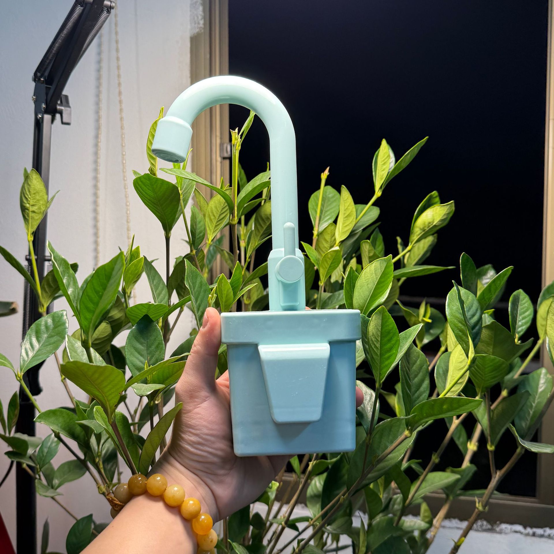 Grifos eléctricos juguetes de agua circular a través de la simulación de la casa cocina lavabo de verduras de madera mesa de comedor lavavajillas de apoyo