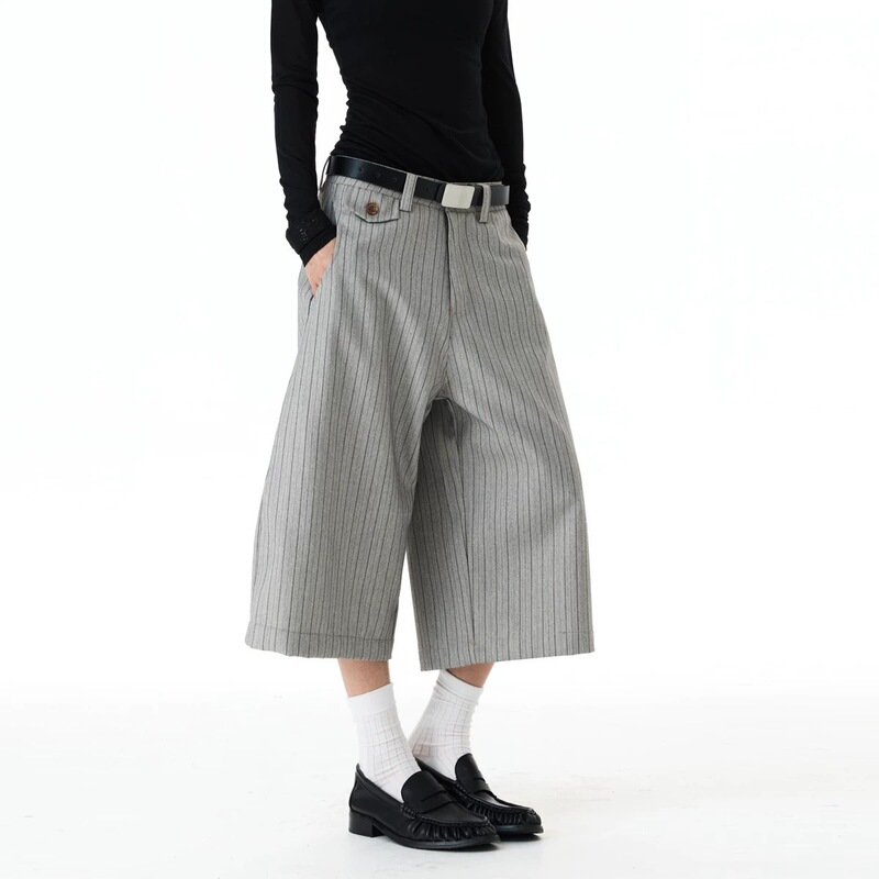 Retro Old Money Style Gray Suit Shorts for Men and Women, Vintage Loose Casual Striped Cropped Pants, Wide-Leg Curved Trousers