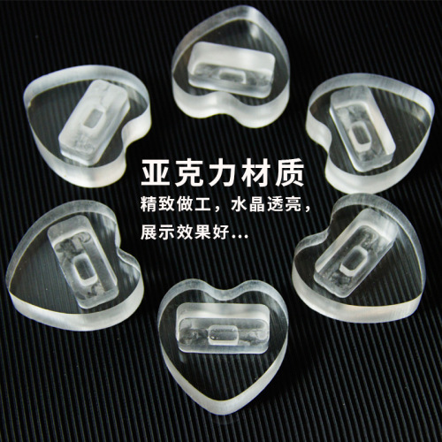 Double-hole kazoo special heart-shaped stand acrylic crystal venue store counter photography display stand and other wholesale