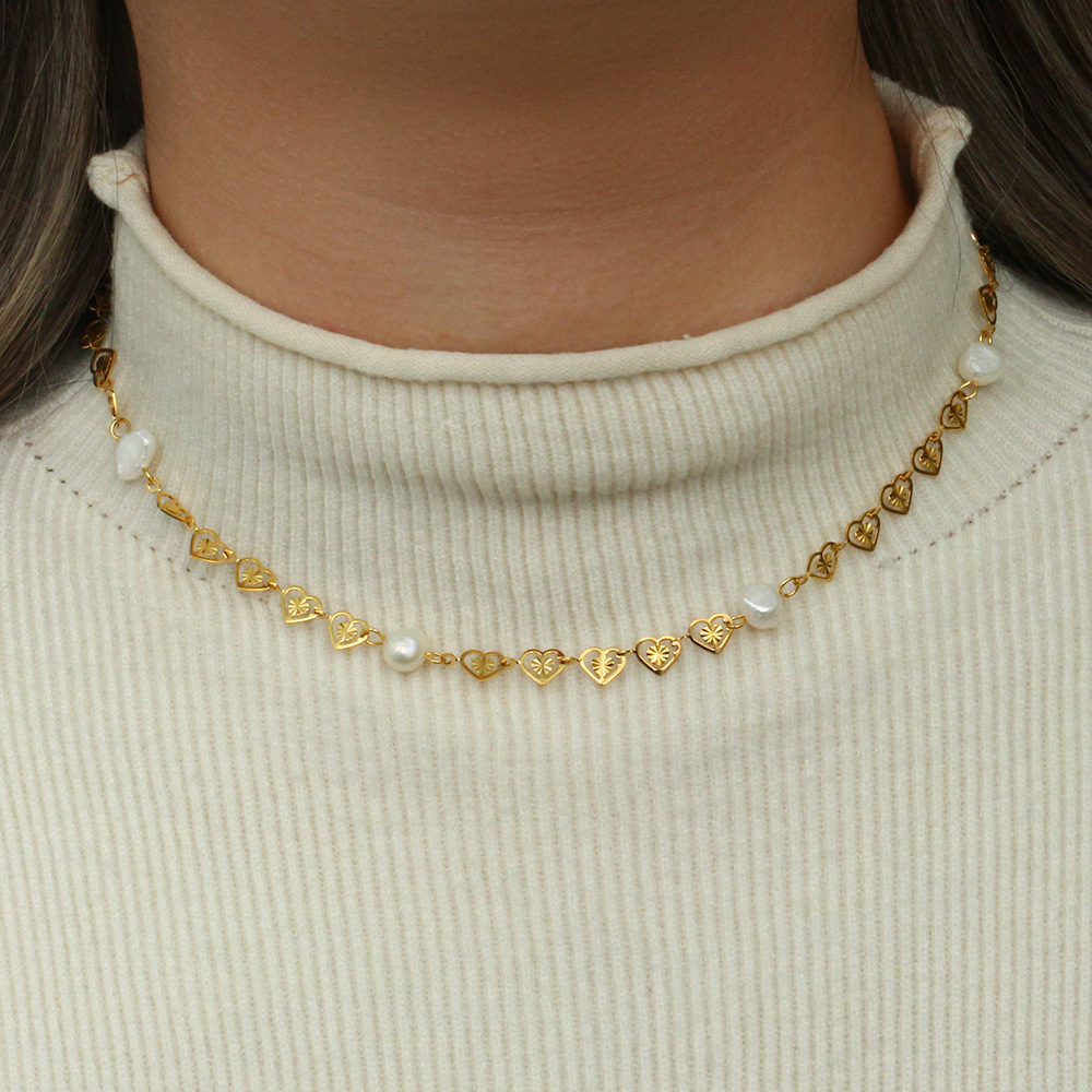 Fashion Heart-shaped Plated 18K Four Pearl Stainless Steel Necklace