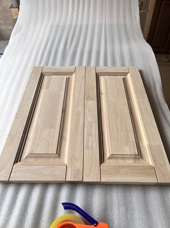 Solid Wood White Embryo Cabinet Door, Solid Wood Door, Oak Door, Cabinet Door, Wine Cabinet, Wardrobe Door, Grid Louver Glass Door