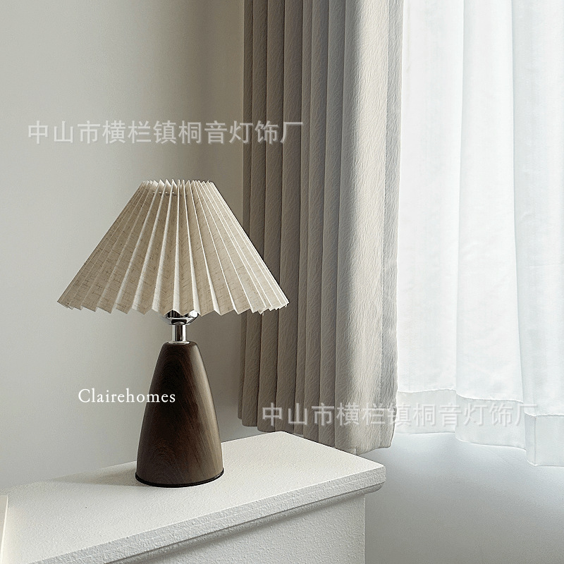 Desk Lamp Ins Style Pleated Lamp Retro Nordic Girl's Bedroom Simple Bedside Nursing Night Light Bedside Table Desk Lamp Ins Style Pleated Lamp Retro Nordic Girl's Bedroom Simple Bedside Nursing Night Light Bedside Table