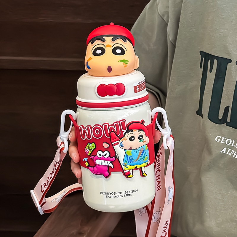 Crayón pequeño nuevo taza de aislamiento de alta calidad para niñas taza de agua de paja 2024 nuevo regalo de cumpleaños taza de estudiantes