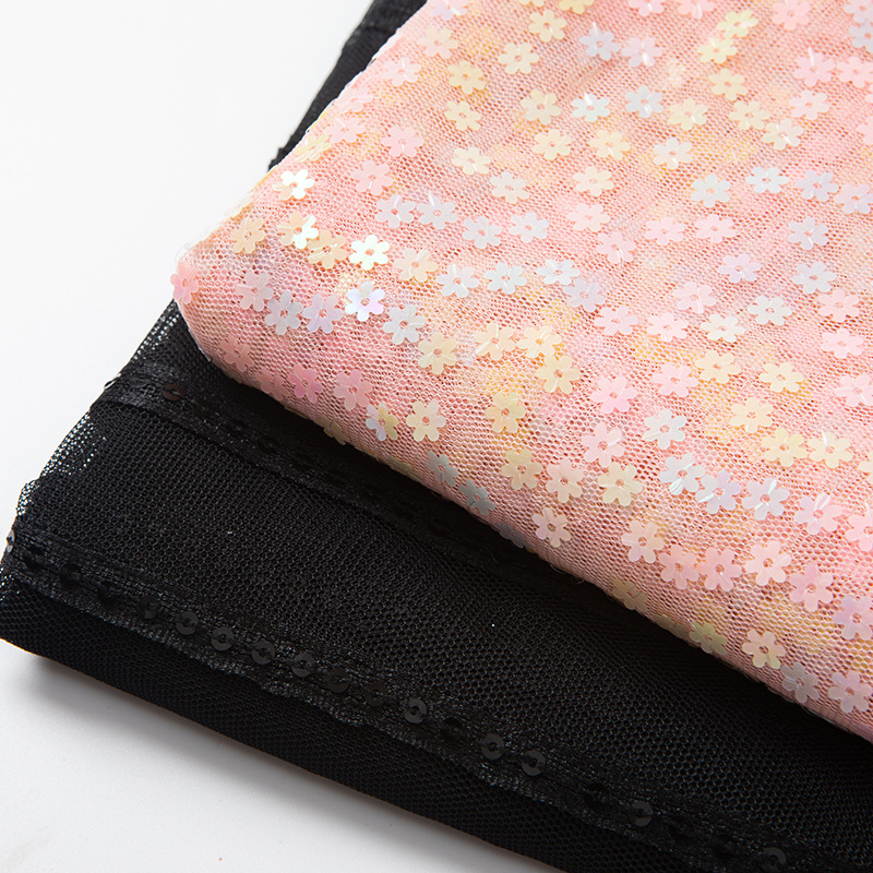 厂家彩片小花经编全涤方格网眼布 连衣裙娃娃裙舞台装饰面料 现货