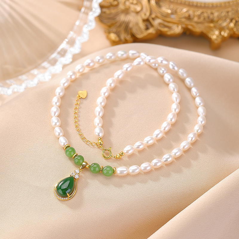 Vòng cổ bạc S925 mạ vàng đính ngọc trai nước ngọt và ngọc Hetian Jasper hình giọt nước — Mẫu bạc