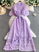 高端气质水溶蕾丝立领短袖连衣裙女夏季新款单排扣收腰显瘦长裙子