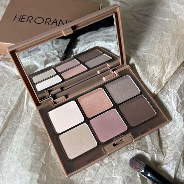 Six-Color Eye Shadow Comprehensive Palette, Blush, Highlighter, Brightening Earthy Matte Contouring, Novice Daily Multi-Functional All-In-One Palette