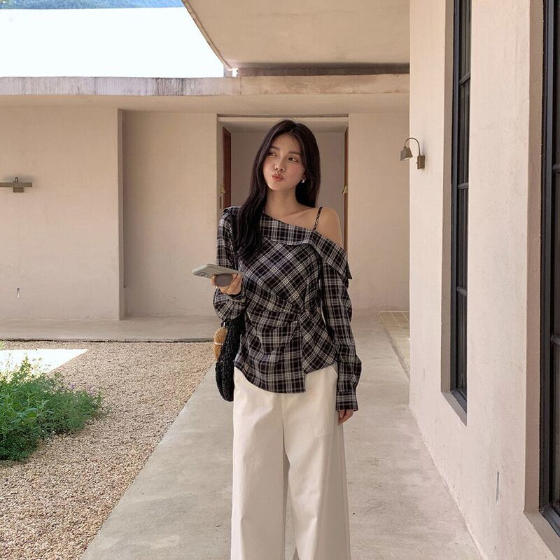 设计感复古斜肩格纹衬衫女秋季不规则收腰显瘦漂亮小衫上衣|undefined