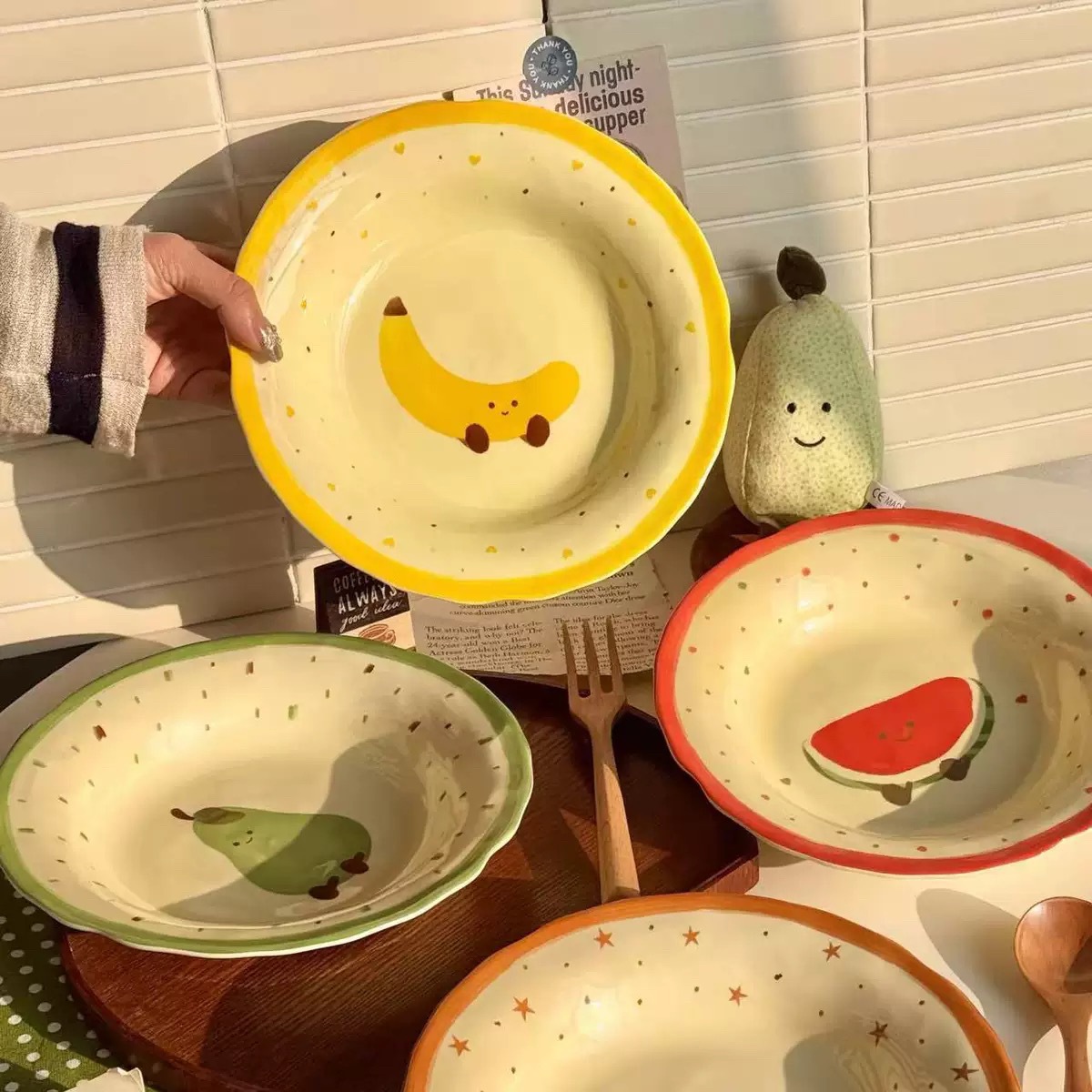 과일 크로아상 세라믹 접시 8inch 귀엽고 아름다운 가정용 유약 컬러 식기 크리 에이 티브 접시 디저트 접시