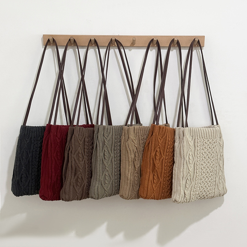 韩国复古粗针线文艺针织毛线包麻花编织斜挎包宽带单肩包百搭女包