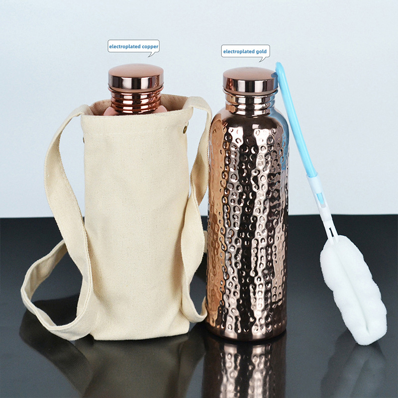 Fábrica al por mayor punto de martillo interior y exterior taza de agua de galvanoplastia 304 hervidor de agua frío de acero inoxidable 800ml hervidor deportivo de gran capacidad