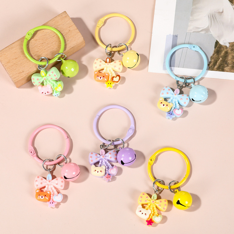 New colorful bear-shaped 3D keychain, cute and adorable, perfect for girls, students, and as a fashionable and versatile accessory for bags; wholesale available