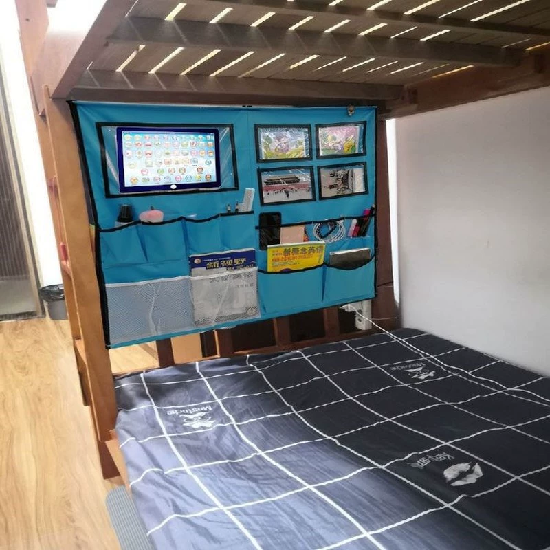 Артефакт использования пространства в общежитии: двухъярусная кровать с верхней кроватью и нижним столом, артефакт общежития, предметы первой необходимости для ремонта общежития, подвесная сумка для хранения кровати.