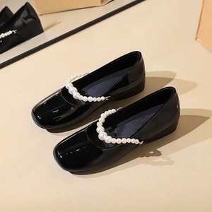 833-K216 French style square toe shallow mouth pearl chain buckle strap with high-end feel, patent leather interior heig