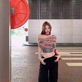 复古格纹短袖挂脖T恤女夏季设计感小众露背短款一字领露肩上衣