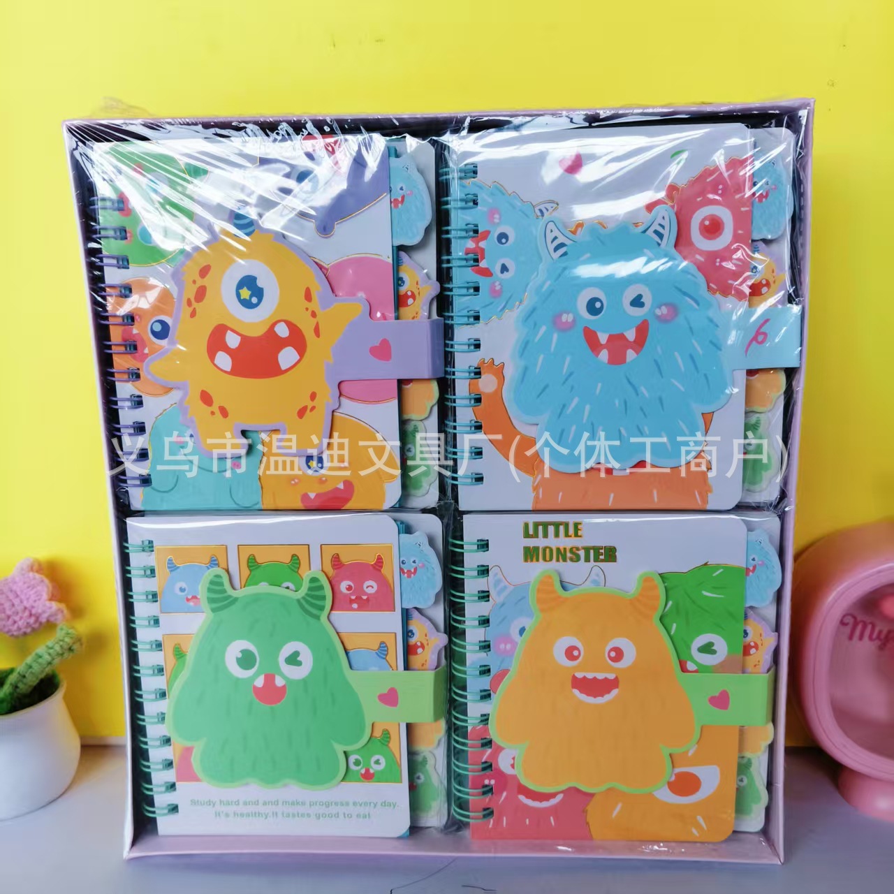 Clasificación de monstruos lindos cuadrados de bobina cuadrada cuadrada cuad