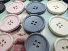 ��ɫ��֬�A�μ~�ۃ�ͯ�·��ٴ��r����Ůë�ش����L�º��s�b���
