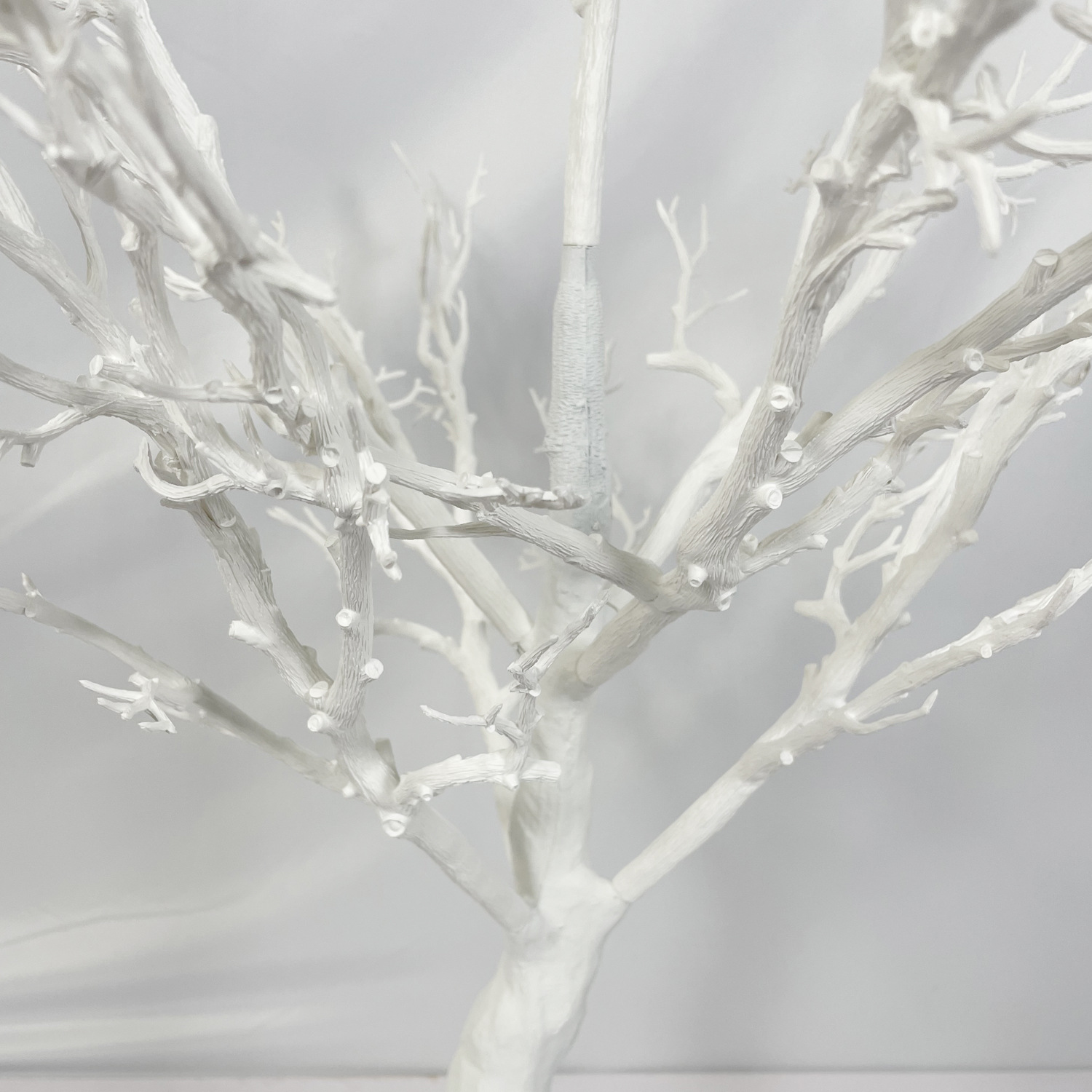 Árbol de simulación blanca de estilo europeo, ramas blancas, desmontaje, simulación, árbol pequeño, simulación europea y americana, decoración navideña, árbol pequeño