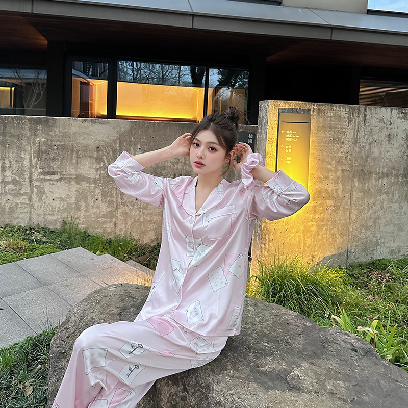 小红书推荐大牌扑克牌春秋冰丝睡衣女可爱薄款外穿高级家居服