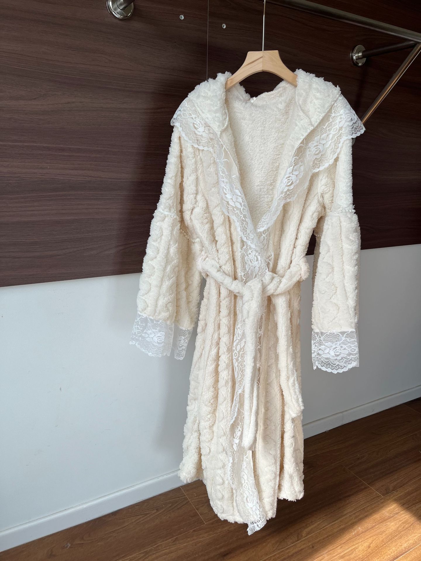 GraceChic Nachthemd aus französischer Spitze für Damen, Herbst und Winter, Korallenfleece, langes, sexy, mit Schnürung, hochwertiges Badekleid/Nachthemd im Prinzessinnenstil_voghion.com