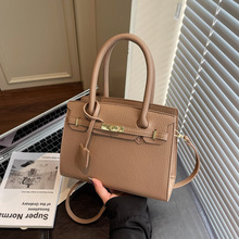 ����߼��а���Ů2025�¿���r�ЄP��С�����ٴ��ϰ�ͨ�چμ��