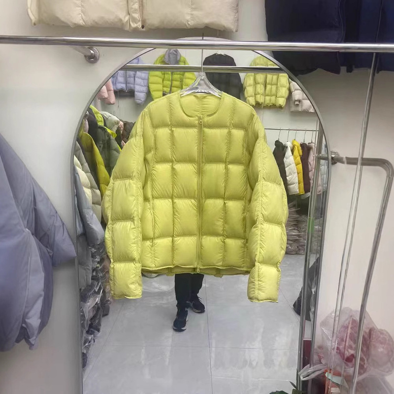 Round Neck down Jacket for Women, Short Style, 90% White Duck Down, 2025 Winter Coat, Zipper Design, Lightweight, Warm, Stylish, Suitable for Commuting