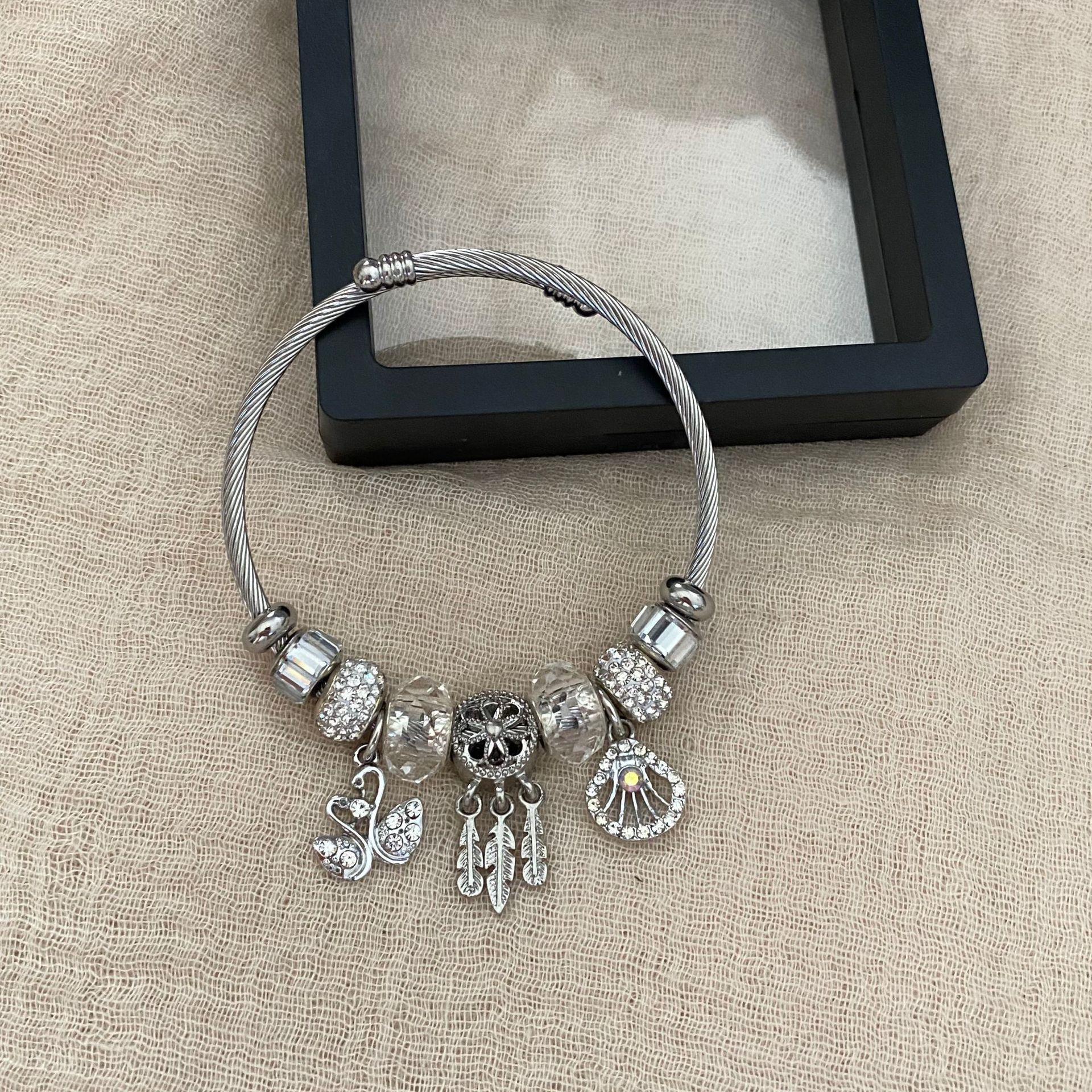 Pulsera de Acero Inoxidable Panjia Dora con Corazón y Oso, Pulsera Abierta con Cuentas para DIY, Joyería de Estilo Fresco, Éxito de Ventas en Amazon