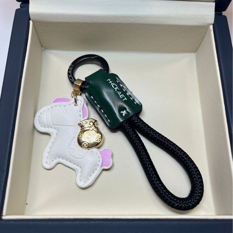 すぐにお金のある牛革のアイデアが精巧でシンプルなカップルのプレゼントが可愛いです。|undefined