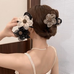 ダイヤモンド付きクラウドプリーツグリッパー、5枚の花びら、メッシュラインストーンフラワーシャーククリップ、ハイエンドの後頭部クリップヘッドドレス