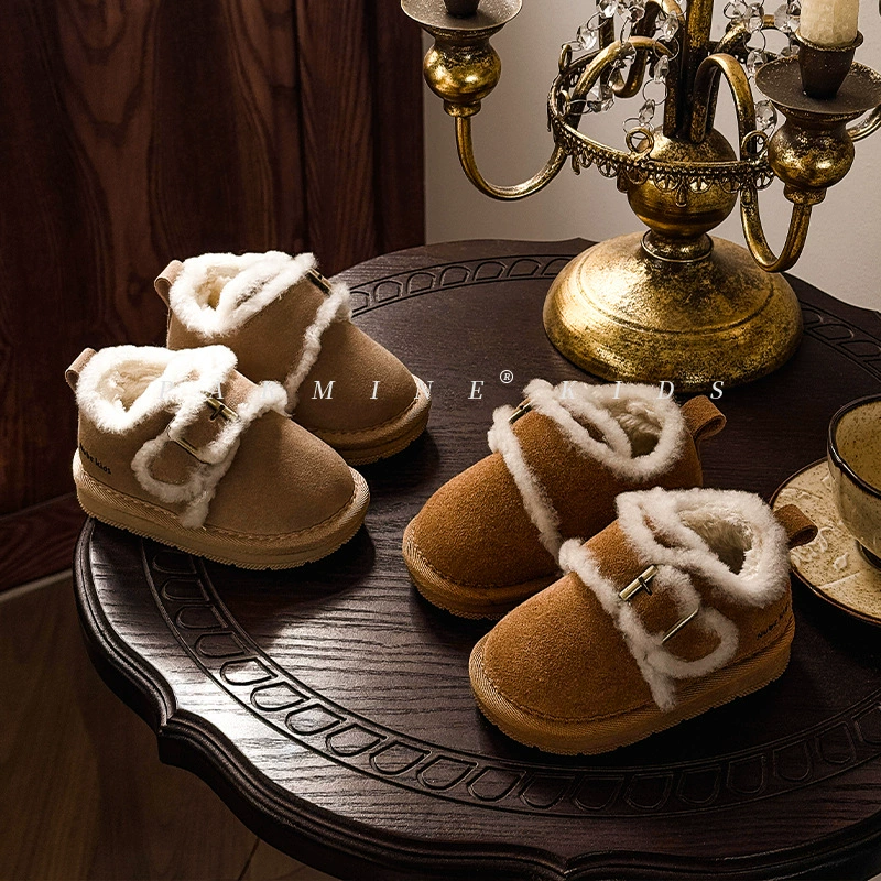 Детские утепленные хлопковые сапоги в стиле Birkenstock, новая модель зимы 2025 года, низкие зимние сапоги на мягкой подошве с плюшевой подкладкой для мальчиков и девочек.