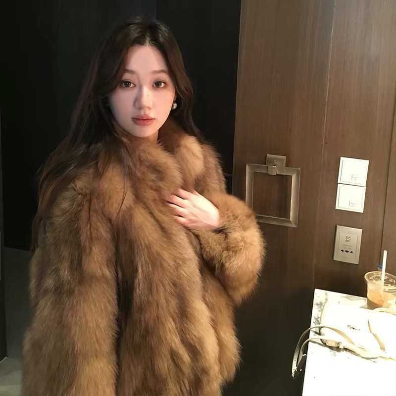 Wholesale Real Fur with Real Photos Fox Fur Coat Women's Short Style Young Fashion Coat New Style Fox Belly Fur Wholesale Real Fur with Real Photos Fox Fur Coat Women's Short Style Young Fashion Coat New Style Fox Belly Fur