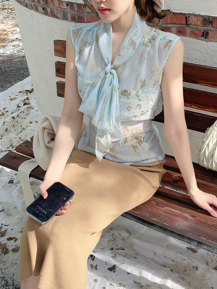 Obsessed with Antique Clothes, Second-Hand Tweed Jacket/Lace-Up Sleeveless Shirt