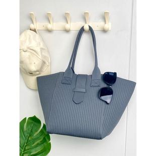 �r���w����Ů���������ذ�С���OӋ�p��μ����ɫ�ٴ�əCϴ����