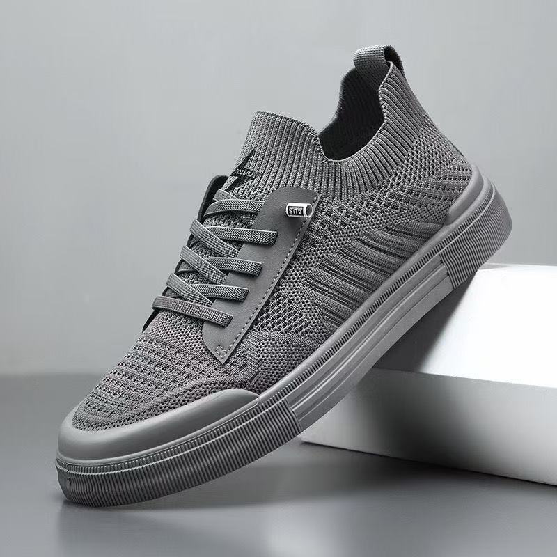 Zapatos casuales de hombre nuevos zapatos casuales transpirables de verano con un zapato de hombre zapatos de malla de vuelo zapatos perezosos para hombre