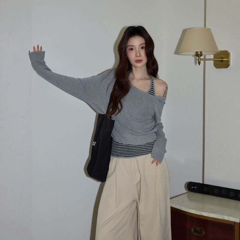 Chaochao Korean-style gray off-shoulder halter neck knitted top for women, 2026 autumn casual long-sleeve blouse Chaochao Korean-style gray off-shoulder halter neck knitted top for women, 2026 autumn casual long-sleeve blouse