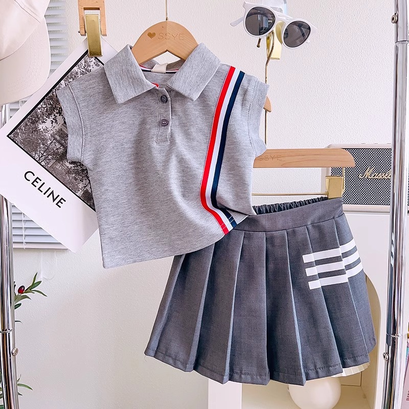 2025 summer new style fashionable girl British college style Polo collar striped bat shirt pleated skirt two-piece set