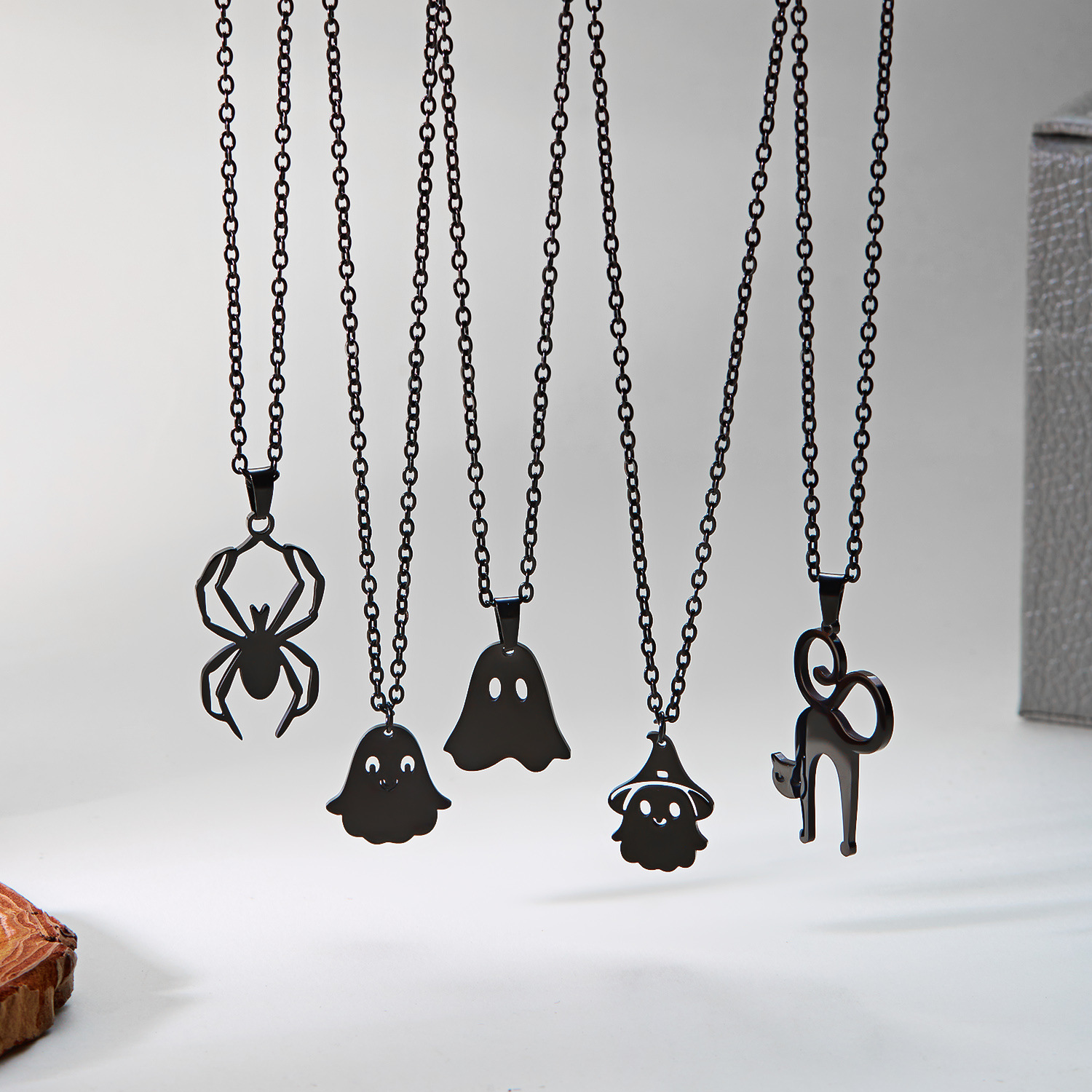 Halloween Elements Titanium Steel Necklace Pumpkin Head Ghost Jewelry Pendant Personality All-match Witch Choker_voghion.com