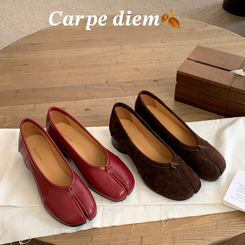 Retro Shallow Mary Jane Shoes for Women with a 4cm Height Increase ~ Vegetable-Tanned Leather Pleated Ballet Chunky Heel Split-Toe Pig's Trotters Shoes for Women