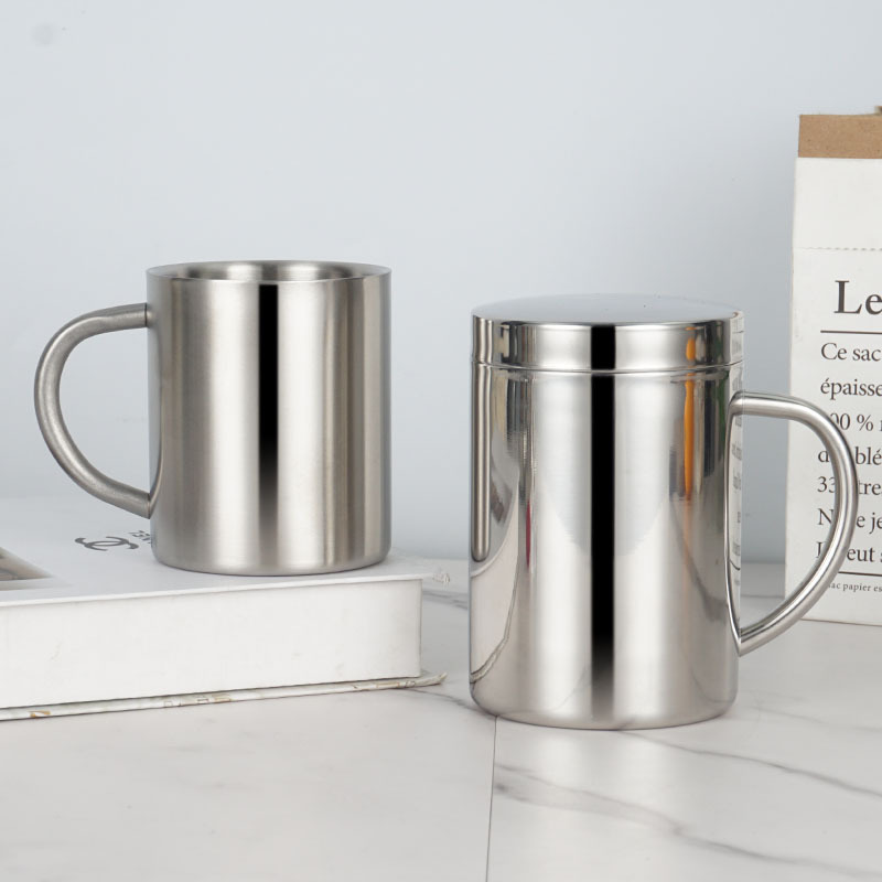 Taza de acero inoxidable 304 taza de doble capa con tapa taza de agua aislada de jardín de infantes con mango taza de café para adultos
