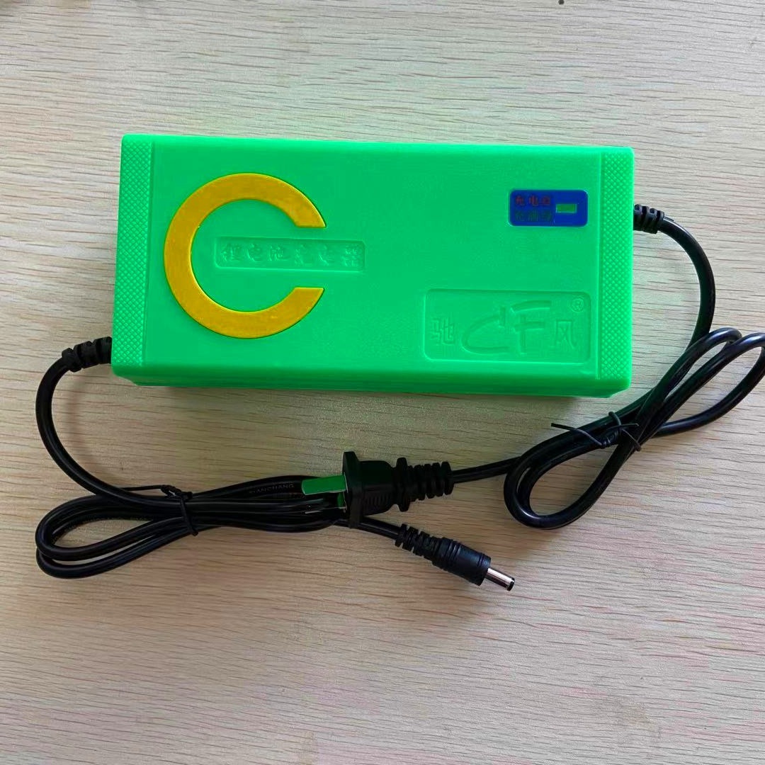 12.6V10A锂电充电器 恒流恒压防短路反接保护充电器 智能充电器