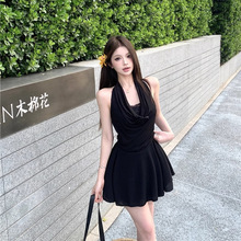 2025新款黑色吊带挂脖连衣裙子女夏季穿搭法式气质海边度假风短裙