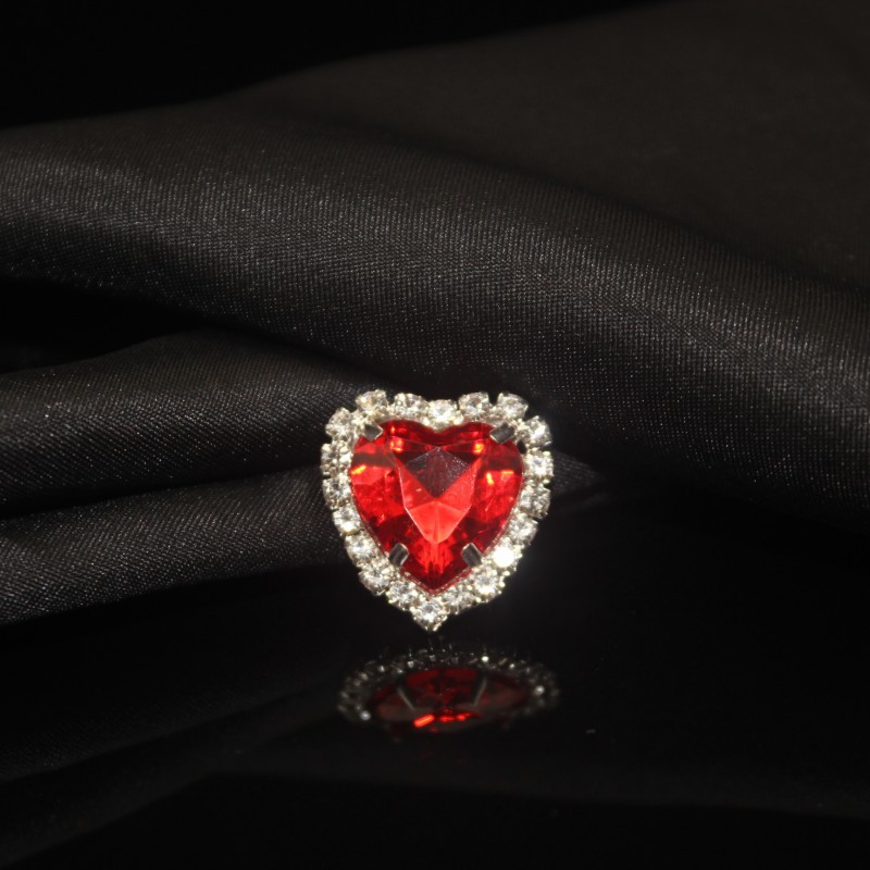 40g Weight Crystal buckle Jewelry Making Type 18 * 20mm Jewelry Making Size Rhinestones Inlay Material DIY Jewelry Accessories Classification 10 PCS/Package Quantity Metal Material Heart Shape Pattern Polished Finish Plating, Inlay Design IG Style, Shiny Style 10 PCS/Package 18 * 20mm Metal Rhinestones Heart Shape Polished Crystal Buckle 7
