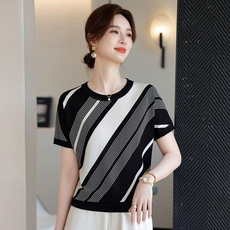 Летний топ с летучими рукавами для молодых мам, модная повседневная блузка для женщин среднего возраста, новинка 2025 года, полосатая блузка с круглым вырезом